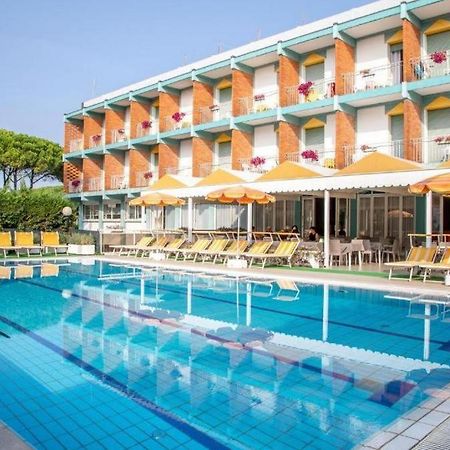 Hotel Palm Beach Lido di Jesolo Esterno foto