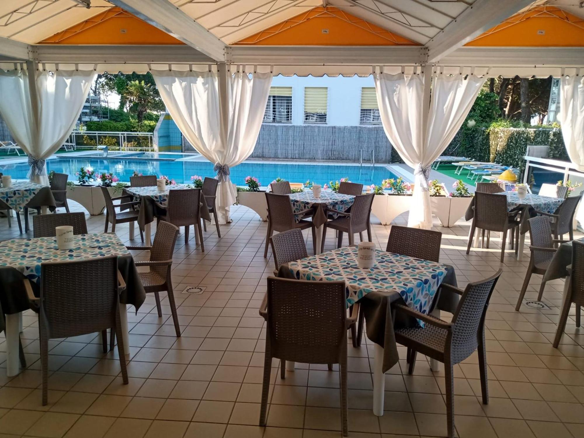 Hotel Palm Beach Lido di Jesolo Esterno foto
