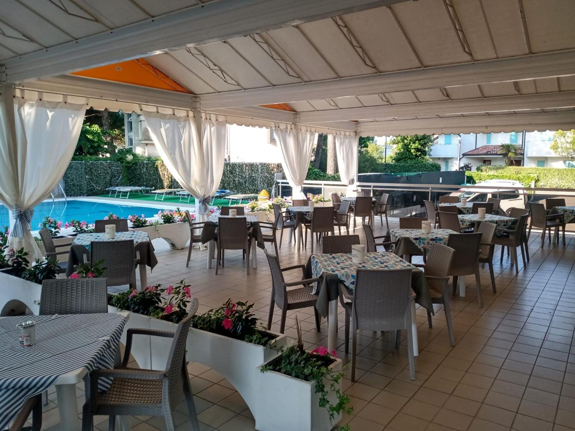 Hotel Palm Beach Lido di Jesolo Esterno foto