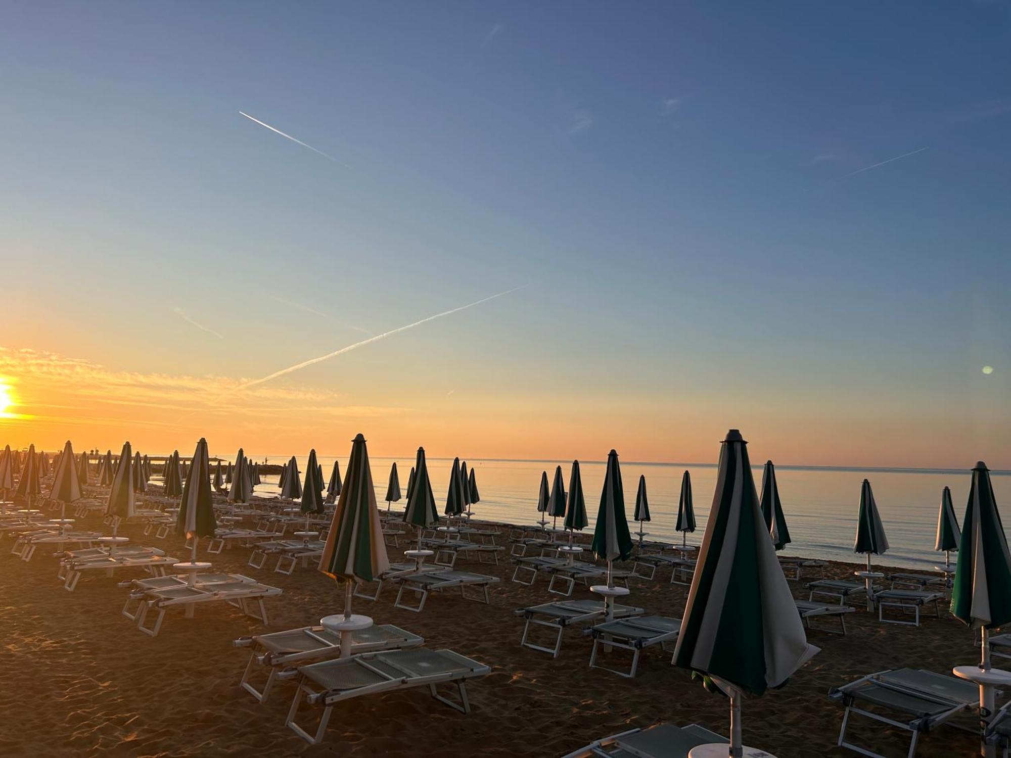 Hotel Palm Beach Lido di Jesolo Esterno foto