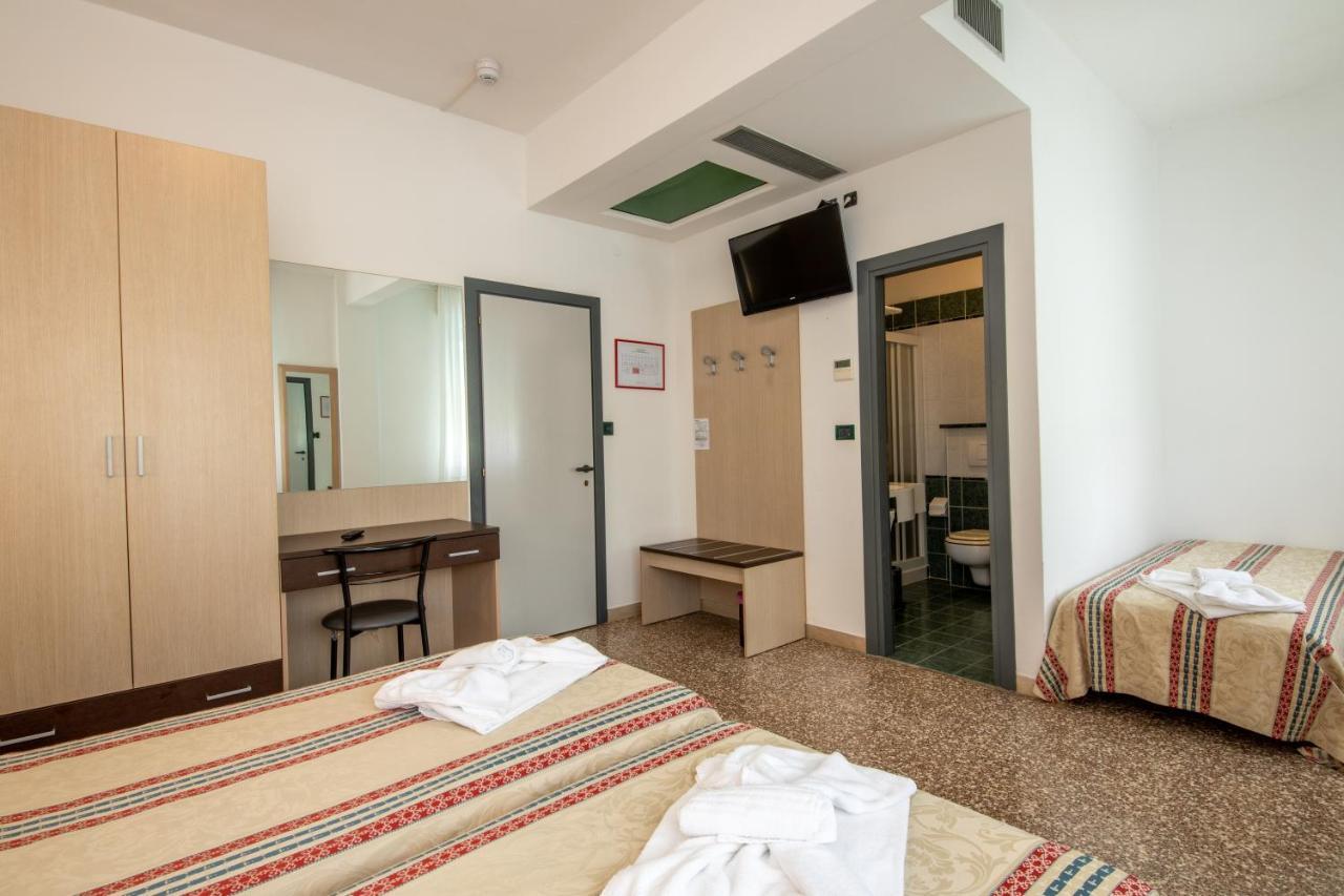 Hotel Palm Beach Lido di Jesolo Esterno foto