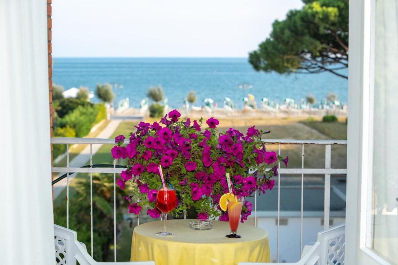 Hotel Palm Beach Lido di Jesolo Esterno foto